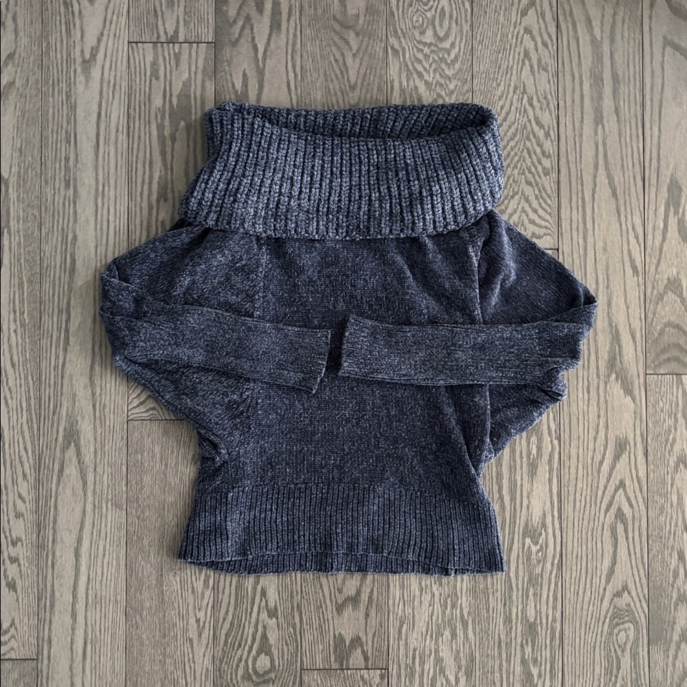 NEW Off-Shoulder Velvet Sweater💙✨